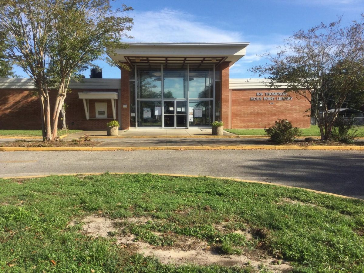 Exterior of the Ina Thompson Moss Point Library.